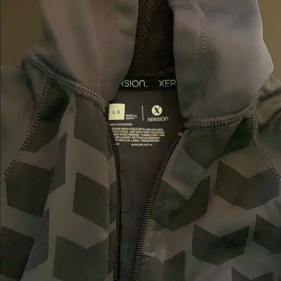 Boys Xersion sweaters size 6&7 - Picture 3 of 5